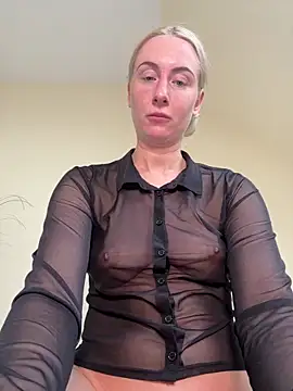 CutieEmy online show from May 2026 05:18:01 PM