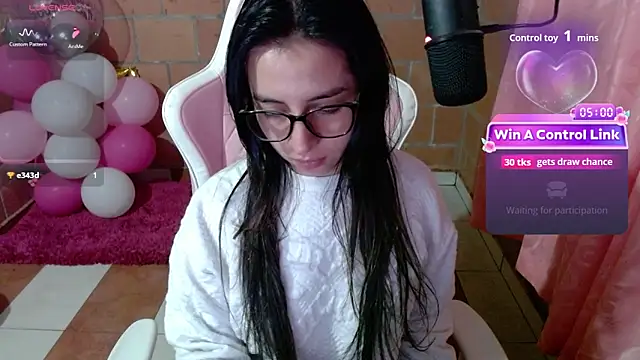Snapshot of Maggie_Fox3 chatting on June 2026 01:44:01 AM Maggie Fox3 online show from June 2026 01:44:01 AM
