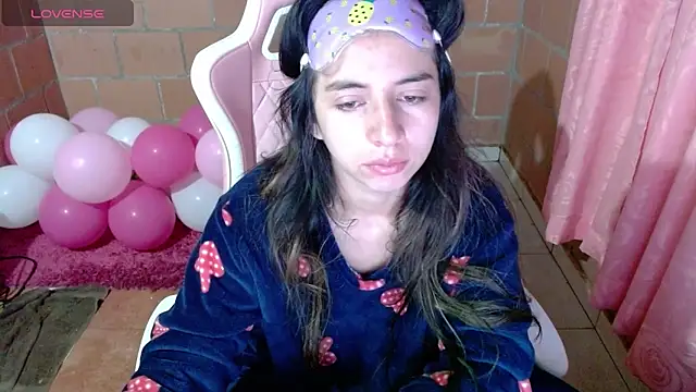 Snapshot of Maggie_Fox3 chatting on June 2026 02:35:01 AM Maggie Fox3 online show from June 2026 02:35:01 AM