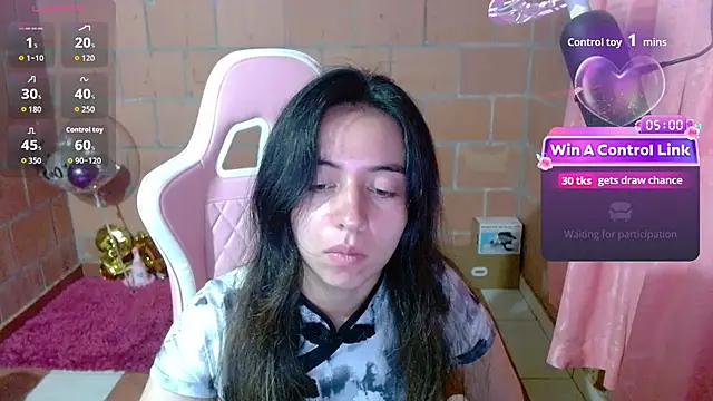 Snapshot of Maggie_Fox3 chatting on June 2026 01:23:01 AM Maggie Fox3 online show from June 2026 01:23:01 AM