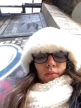 Maggie Fox3 online show from April 2026 09:07:02 PM