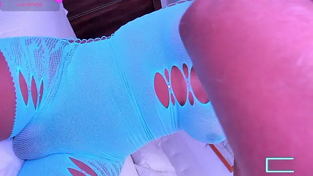 VictoriaVX online show from January 2026 06:17:01 AM