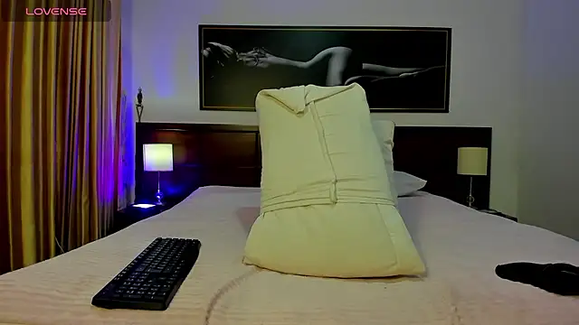 MiaMarin hot online show from December 2025 05:23:02 PM