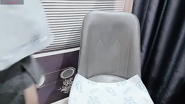 Snapshot of pelue chatting on April 2026 01:20:02 AM pelue online show from April 2026 01:20:02 AM