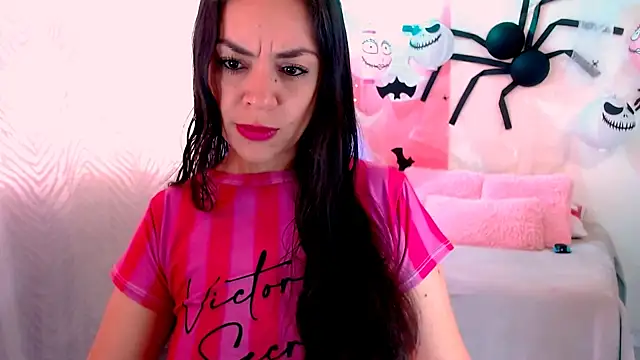 LATINGODDESS X online show from October 2025 03:00:02 PM