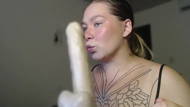 Snapshot of Enotika chatting on December 2025 11:32:02 PM Enotika online show from December 2025 11:32:02 PM