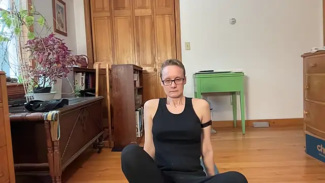 Snapshot of LeahWilde chatting on February 2025 03:38:01 PM LeahWilde online show from February 2025 03:38:01 PM