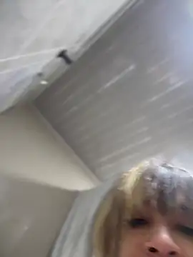 stormytt  online show from September 2025 01:33:01 PM