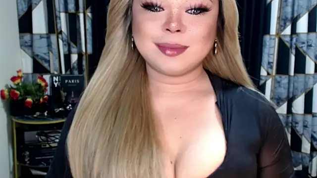 Snapshot of Mistress_DOMnicaaxx chatting on December 2025 01:54:02 PM Mistress DOMnicaaxx online show from December 2025 01:54:02 PM