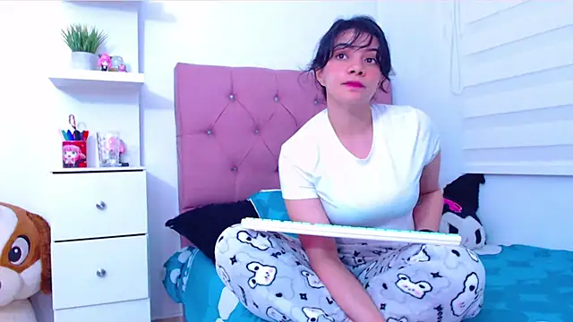 Vannessa  Shy online show from September 2025 11:33:01 PM