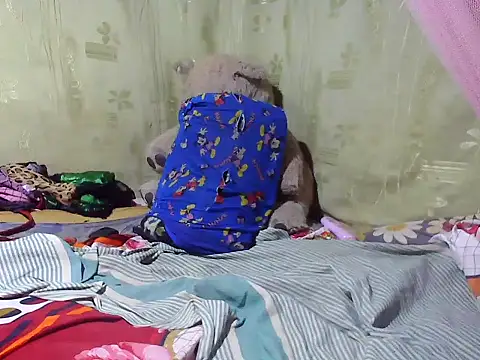 Snapshot of Alora-shine chatting on March 2025 08:11:01 PM Alora-shine online show from March 2025 08:11:01 PM