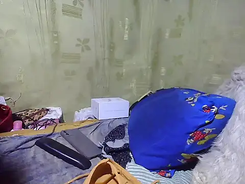 Snapshot of Alora-shine chatting on February 2025 12:16:01 AM Alora-shine online show from February 2025 12:16:01 AM