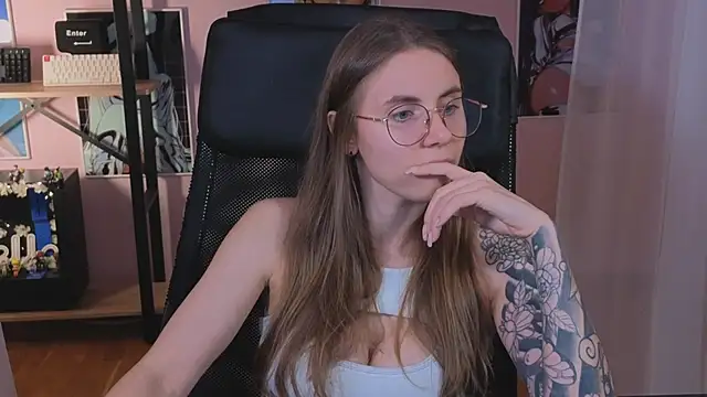 Snapshot of _AnnaStark_ chatting on September 2025 07:19:02 PM AnnaStark online show from September 2025 07:19:02 PM