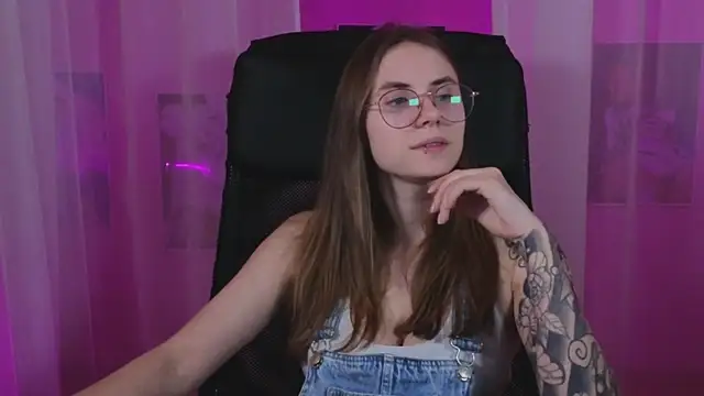 Snapshot of _AnnaStark_ chatting on March 2025 08:31:01 PM AnnaStark online show from March 2025 08:31:01 PM