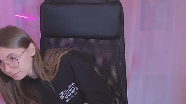 Snapshot of _AnnaStark_ chatting on March 2025 08:25:01 PM AnnaStark online show from March 2025 08:25:01 PM