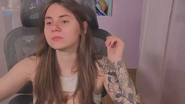 Snapshot of _AnnaStark_ chatting on July 2026 08:20:02 PM AnnaStark online show from July 2026 08:20:02 PM