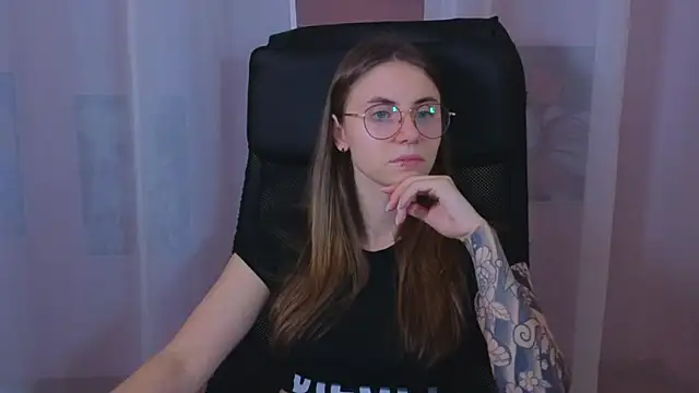 Snapshot of _AnnaStark_ chatting on March 2025 08:32:01 PM AnnaStark online show from March 2025 08:32:01 PM