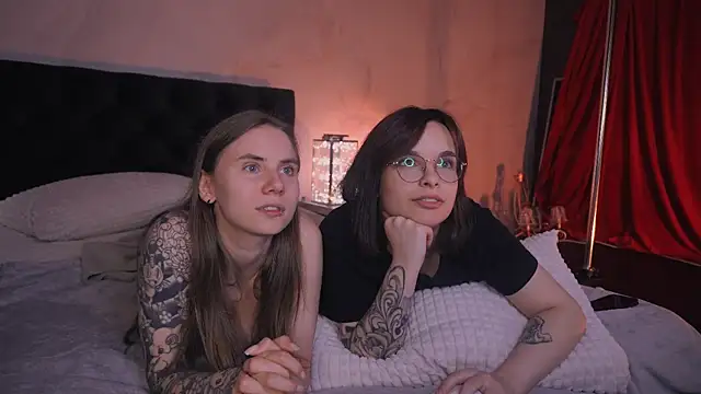 Snapshot of _AnnaStark_ chatting on September 2025 12:00:01 AM AnnaStark online show from September 2025 12:00:01 AM