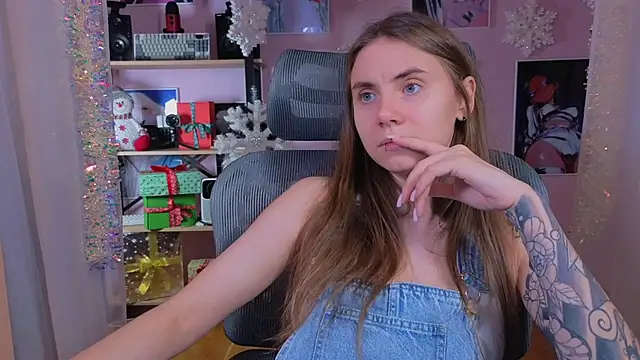 Snapshot of _AnnaStark_ chatting on December 2025 08:47:01 PM AnnaStark online show from December 2025 08:47:01 PM