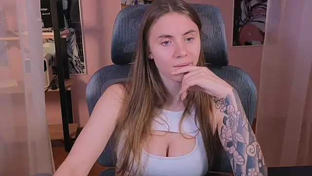 Snapshot of _AnnaStark_ chatting on November 2025 06:12:02 PM AnnaStark online show from November 2025 06:12:02 PM