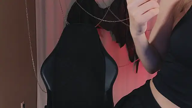 Snapshot of _AnnaStark_ chatting on October 2025 07:57:02 PM AnnaStark online show from October 2025 07:57:02 PM