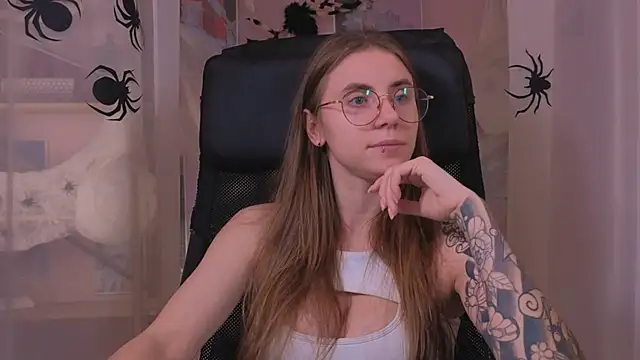 Snapshot of _AnnaStark_ chatting on November 2025 08:14:02 PM AnnaStark online show from November 2025 08:14:02 PM