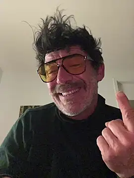 Snapshot of maxximere chatting on February 2026 01:25:01 AM maxximere online show from February 2026 01:25:01 AM