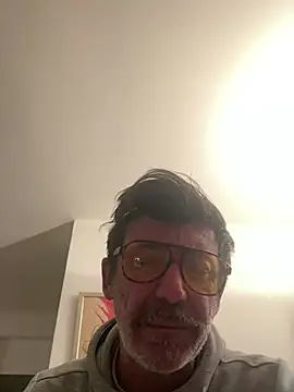 Snapshot of maxximere chatting on February 2026 11:34:02 PM maxximere online show from February 2026 11:34:02 PM