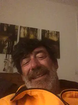 Snapshot of maxximere chatting on October 2025 11:47:02 PM maxximere online show from October 2025 11:47:02 PM