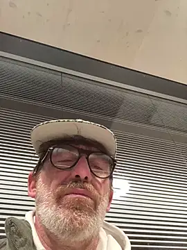 Snapshot of maxximere chatting on February 2026 12:51:02 AM maxximere online show from February 2026 12:51:02 AM