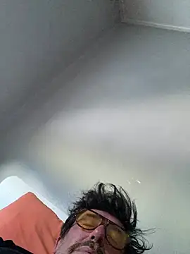 Snapshot of maxximere chatting on February 2026 03:47:01 PM maxximere online show from February 2026 03:47:01 PM