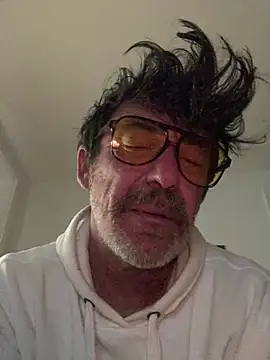 Snapshot of maxximere chatting on February 2026 12:33:01 AM maxximere online show from February 2026 12:33:01 AM