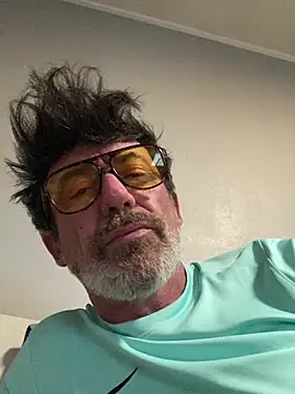 Snapshot of maxximere chatting on February 2026 07:33:01 PM maxximere online show from February 2026 07:33:01 PM