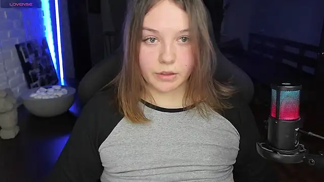 XNirvanaX online show from November 2025 01:53:02 AM