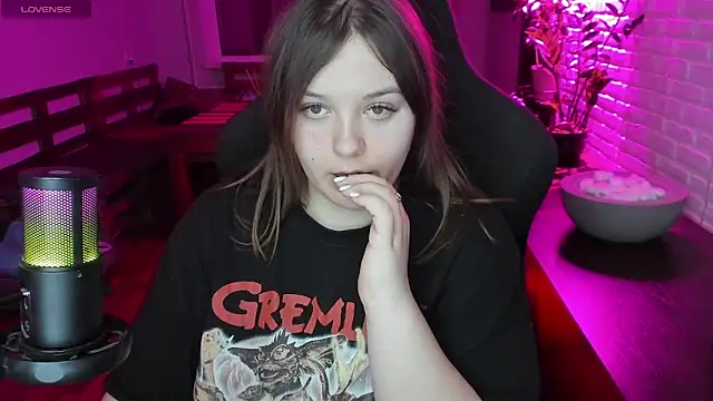 XNirvanaX online show from December 2025 01:05:01 AM