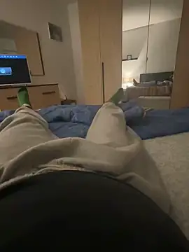 Snapshot of alex21017 chatting on December 2024 10:12:01 PM alex21017 online show from December 2024 10:12:01 PM