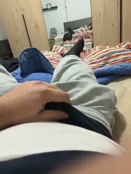 Snapshot of alex21017 chatting on January 2025 09:07:01 PM alex21017 online show from January 2025 09:07:01 PM