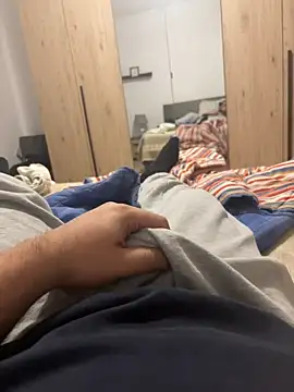 Snapshot of alex21017 chatting on February 2025 10:55:01 PM alex21017 online show from February 2025 10:55:01 PM