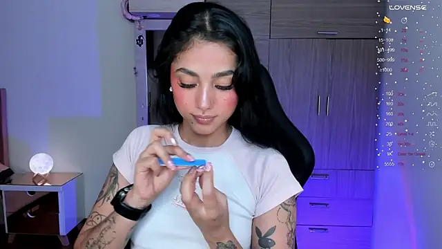 Lizzie corner v online show from April 2026 12:18:02 AM