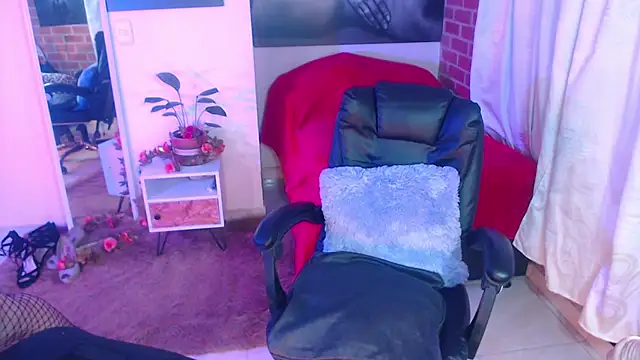 agnes blackmoree online show from April 2026 09:54:01 PM