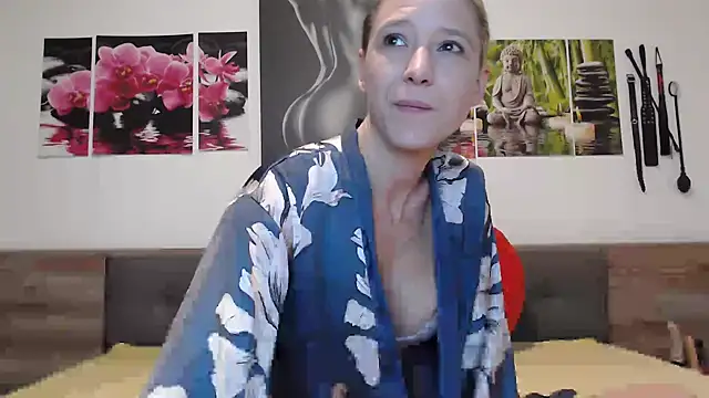 Snapshot of Naschkatze01 chatting on October 2025 06:15:01 AM Naschkatze01 online show from October 2025 06:15:01 AM