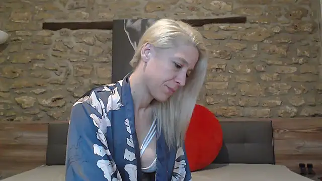 Naschkatze01 online show from February 2026 07:41:02 PM