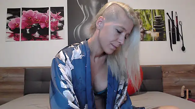 Snapshot of Naschkatze01 chatting on September 2025 09:15:01 AM Naschkatze01 online show from September 2025 09:15:01 AM