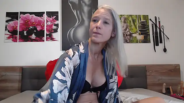 Snapshot of Naschkatze01 chatting on September 2025 05:11:01 AM Naschkatze01 online show from September 2025 05:11:01 AM