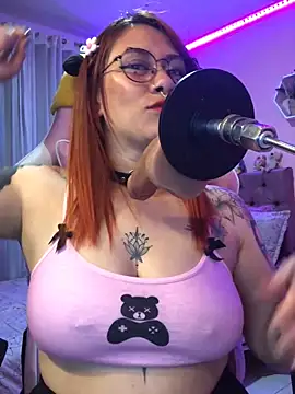 Snapshot of Luna_Paris_ chatting on January 2025 10:41:02 PM Luna Paris online show from January 2025 10:41:02 PM