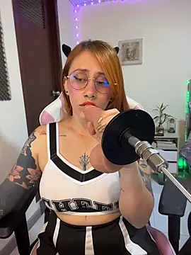Luna Paris  online show from June 2026 08:15:02 PM