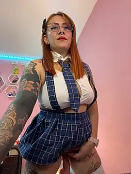 Snapshot of Luna_Paris_ chatting on September 2025 11:21:01 PM Luna Paris online show from September 2025 11:21:01 PM