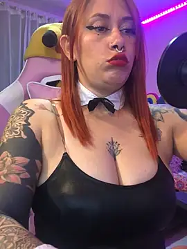 Snapshot of Luna_Paris_ chatting on January 2025 11:34:02 PM Luna Paris online show from January 2025 11:34:02 PM