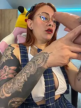 Snapshot of Luna_Paris_ chatting on October 2025 09:28:02 PM Luna Paris online show from October 2025 09:28:02 PM