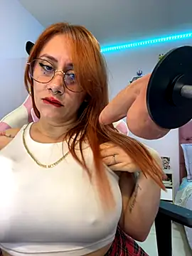 Luna Paris  online show from October 2025 02:27:02 PM